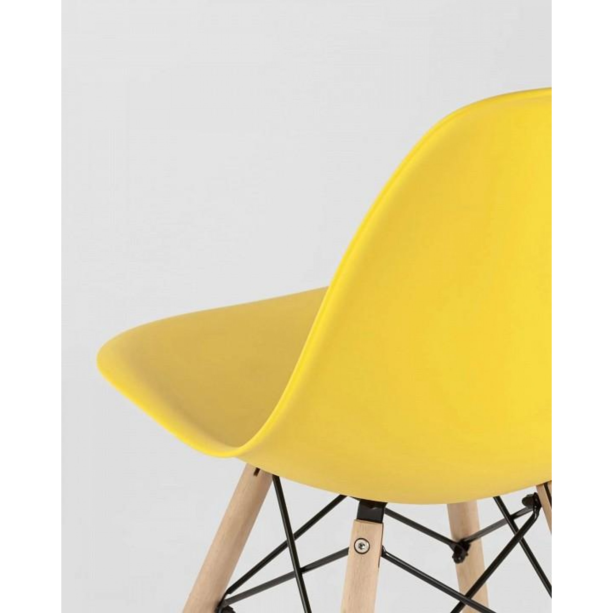 Набор из 4 стульев Eames    SGR_Y801-yellow-X4